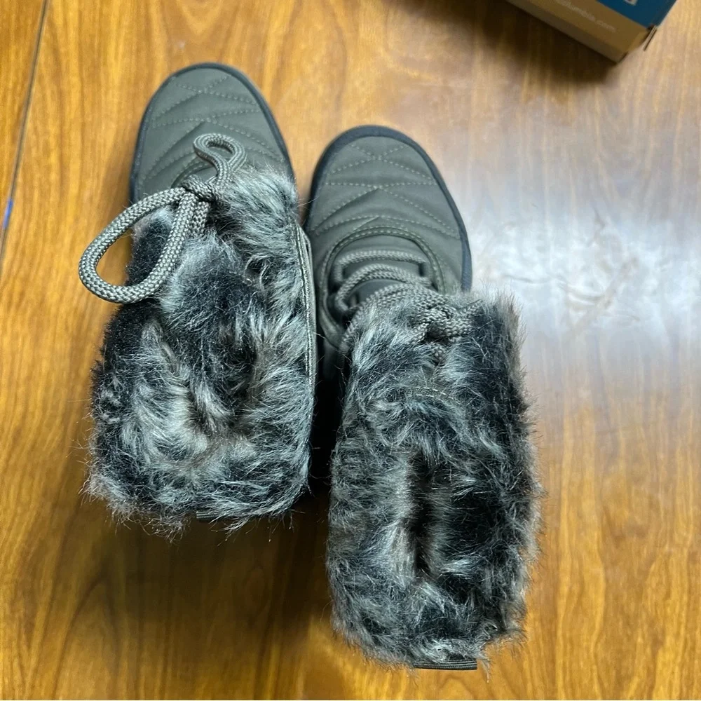NWT Columbia Minx Shorty IV Winter insulated boots size 6 Green Tundra